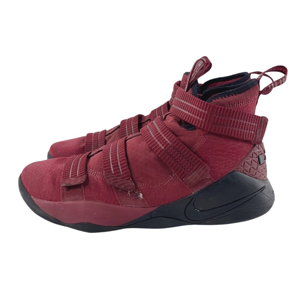 Nike Solid Streetwear / Basketball / Performance Sneakers Mens Size 11 Red Black
